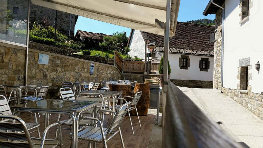 Hostal Otsoa Escároz Екстериор снимка