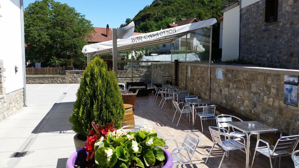 Hostal Otsoa Escároz Екстериор снимка