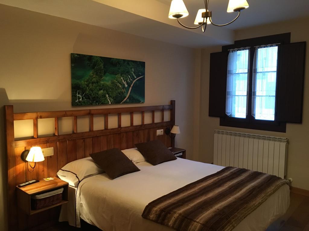 Hostal Otsoa Escároz Екстериор снимка