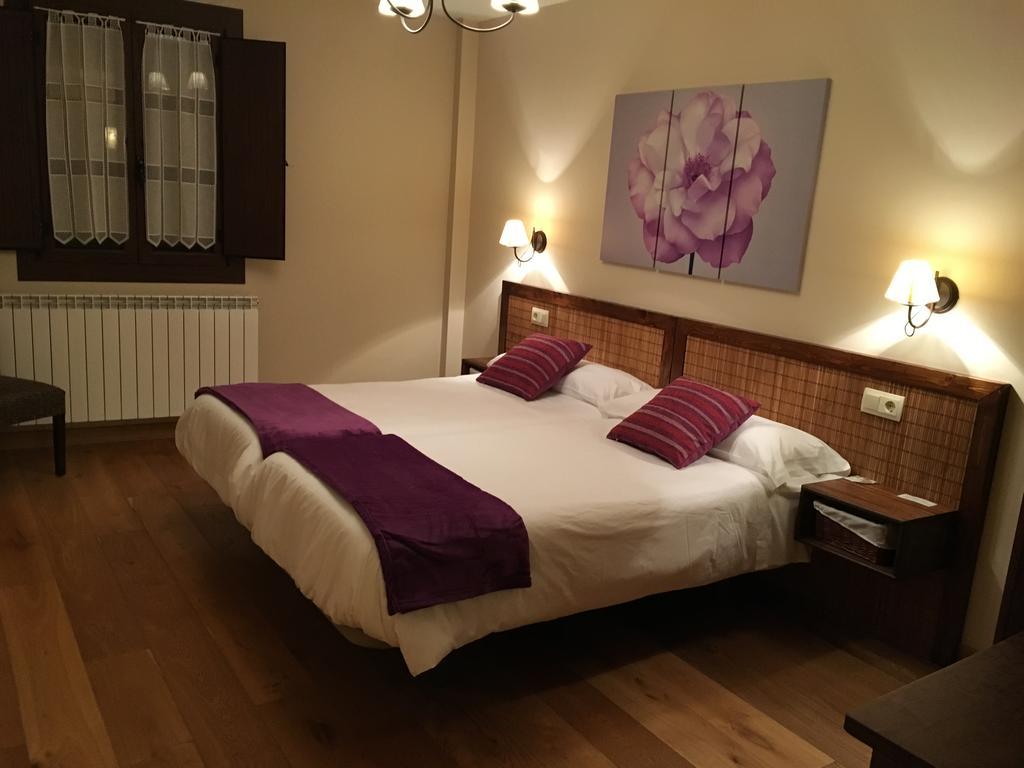 Hostal Otsoa Escároz Екстериор снимка